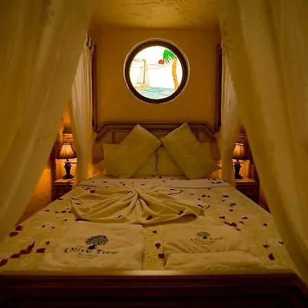 The Olive Tree (adults Only) Hotell 3*